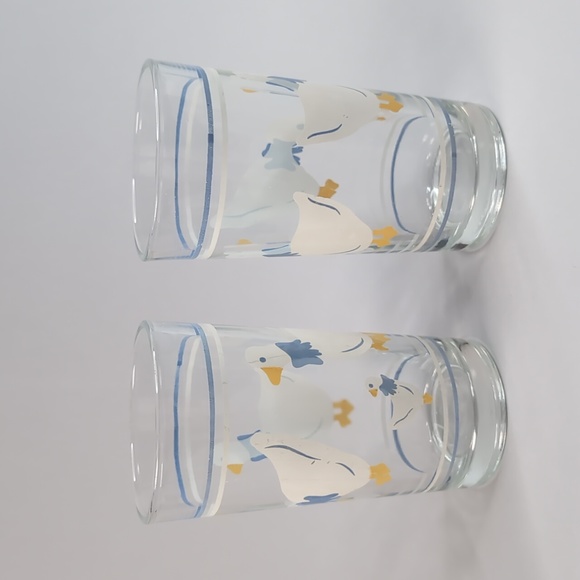 Vintage set of 2 Geese Glasses - Picture 3 of 8